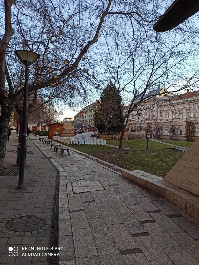 Centrum 2 Apartman Сольнок Экстерьер фото